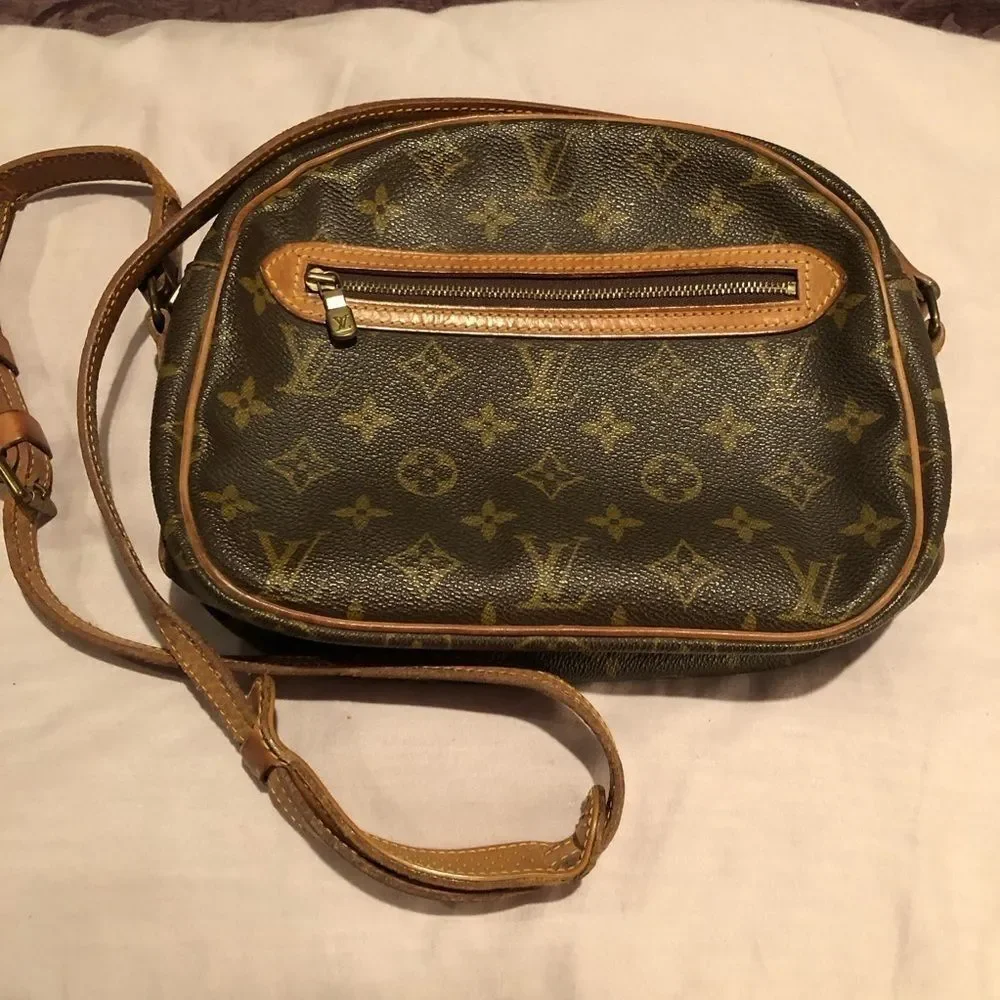Louis Vuitton Selis GM
